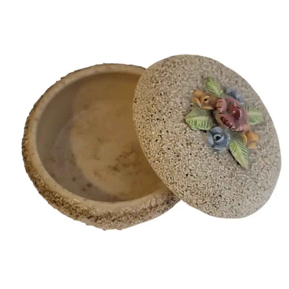 Vintage round trinket stash vanity powder box ceramic flowers spaghetti texture